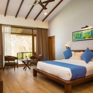 luxury room river creek