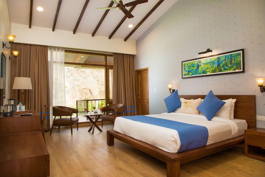 luxury room river creek