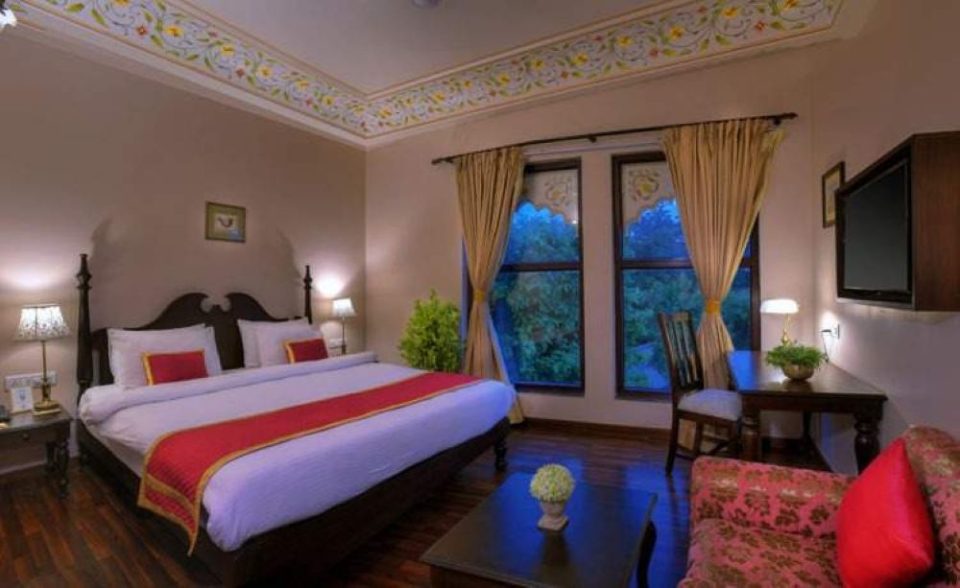 deluxe room anuraga palace