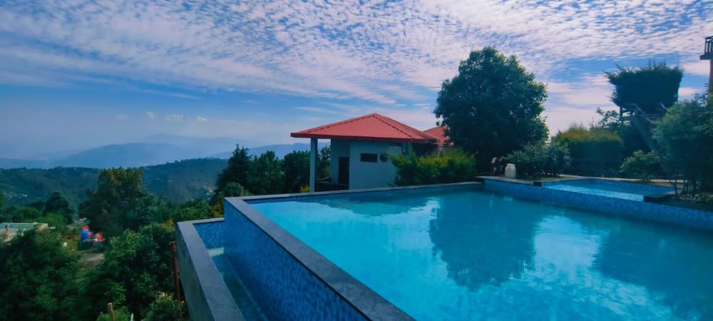 ojasvi-himalaya-swimming-pool-images