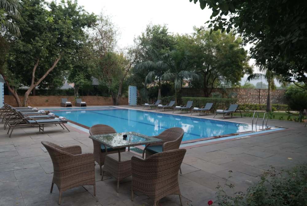 shergarh-resort-ranthambore-swimming-pool