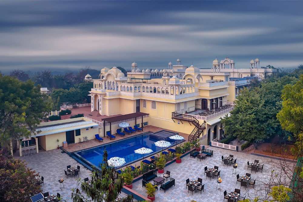 tigress-ranthambore-pool-view