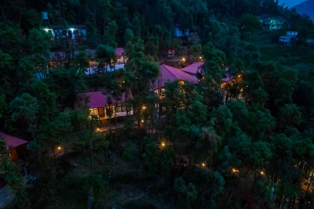 Ganghar-resort-mukteshar-night-outer-view Ganghar resort mukteshwar