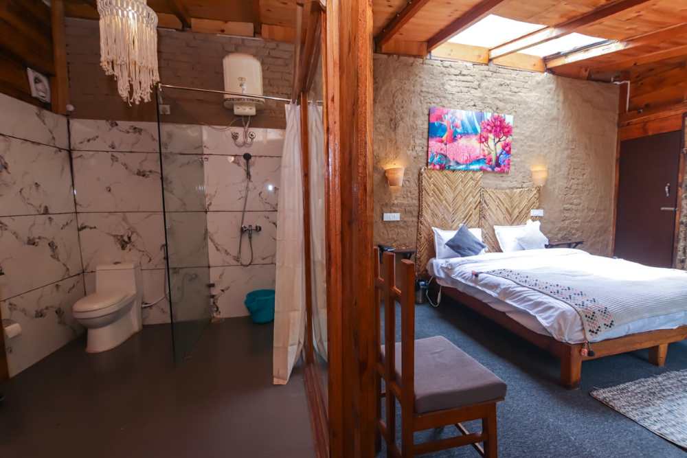 Ganghar-resort-mukteshar-room-washroom