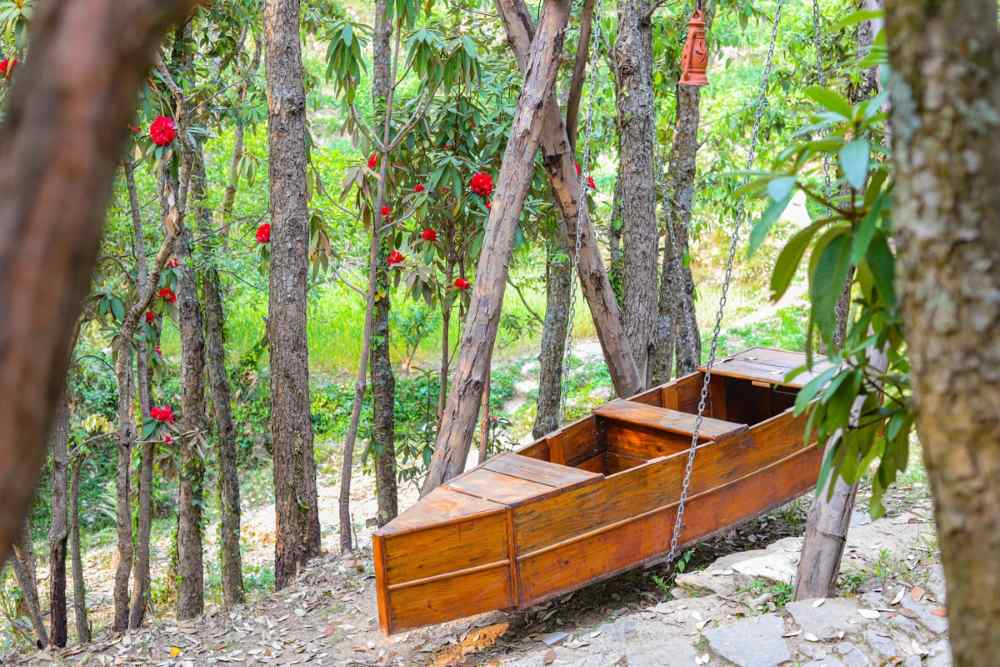 Ganghar-resort-mukteshar-swing