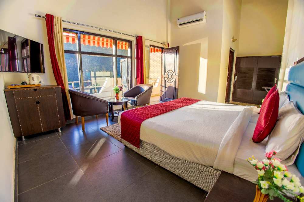 super deluxe room vaapi inn