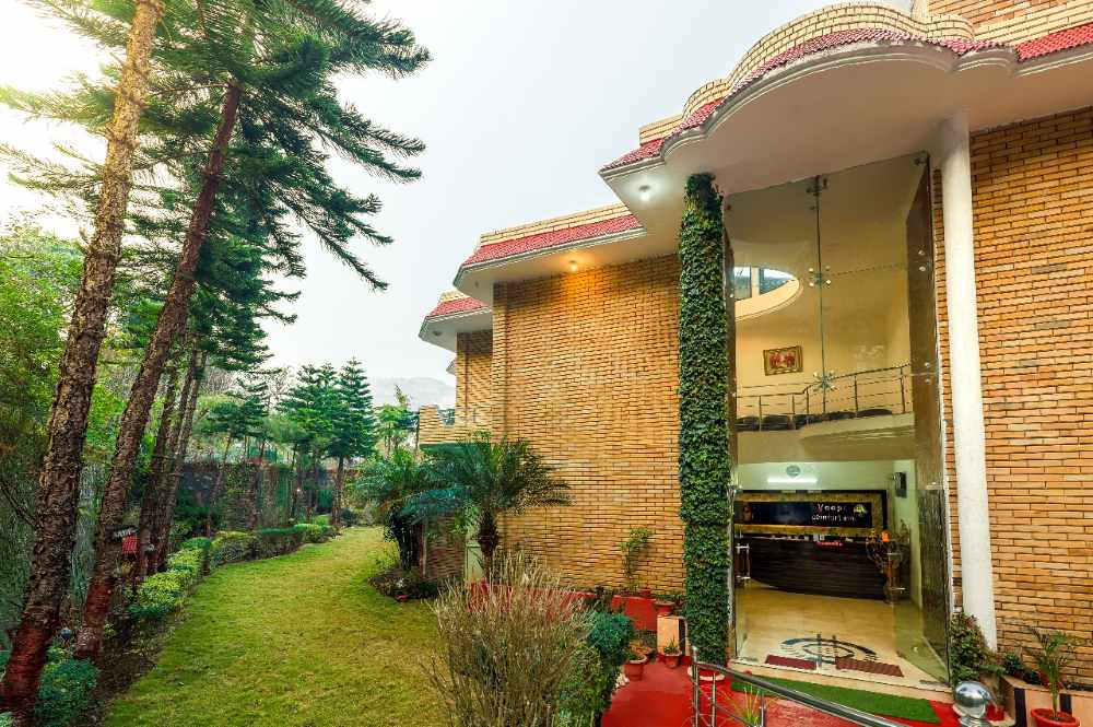 Hotel-Vaapi-Comfort-Inn-outer-view Hotel Vaapi Comfort Inn, bhimtal