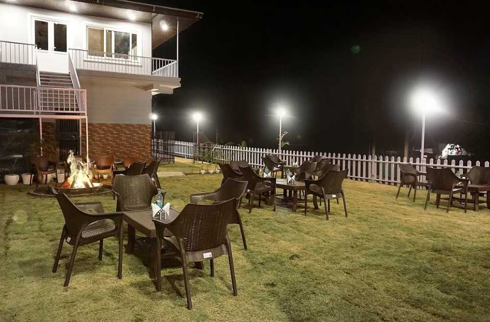 SL_Manon_Resort_Mussoorie-lawn