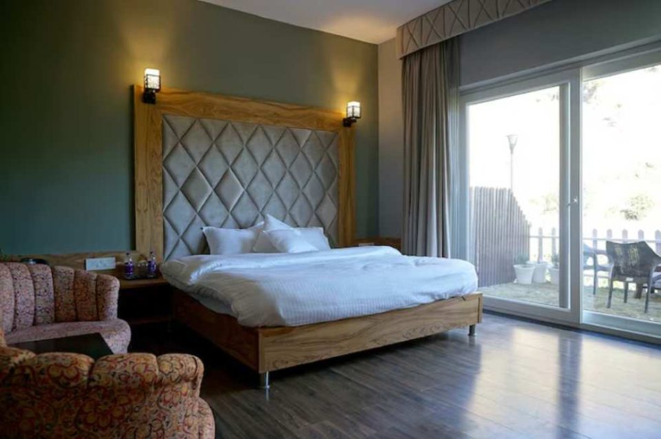 Valley View King Suite with Private Garden