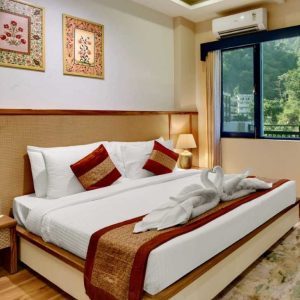 Heritage with Living Room & Balcony