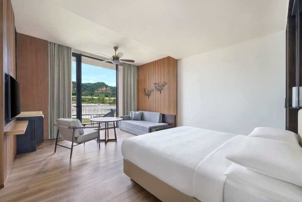 Premier River View