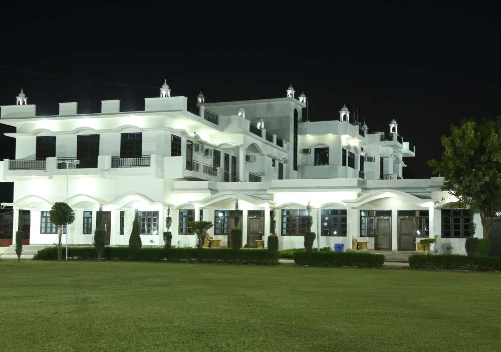 gulmohar-sariska-resort-full-pool-deluxe-cottage
