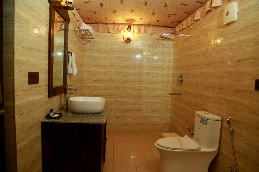 gulmohar-sariska-resort-swis-tent-washroom