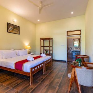 deluxe room jungle cave ranthambore resort