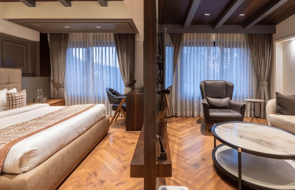 Presidential suite Lawrence-solitarire-Nainital-hotel