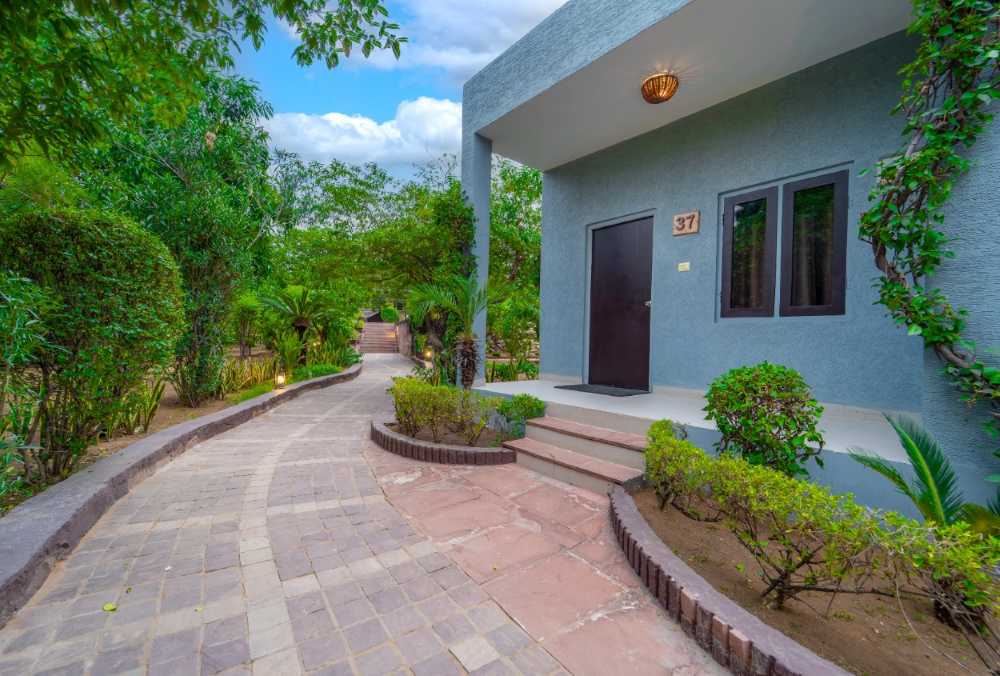 The-Pugmark-Resort-ranthambore-luxury-cottage-with-sitout-area