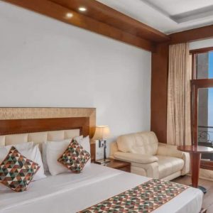 Valley-View-Premium-Bed-Room-with-Balcony-solitaire-mussoorie
