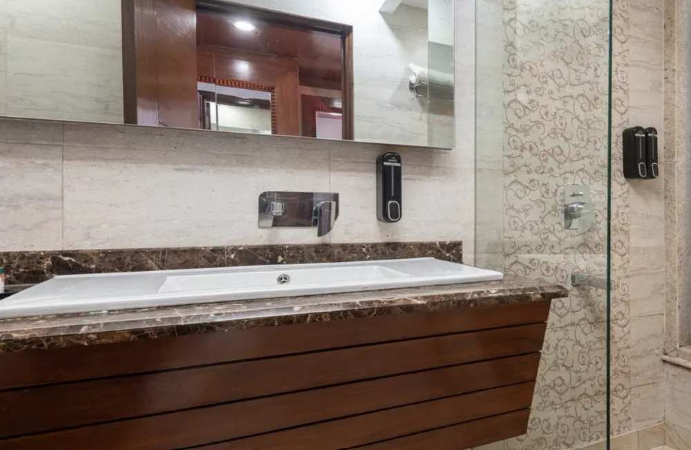 Valley-View-Premium-Room-washroom-solitaire-mussoorie1
