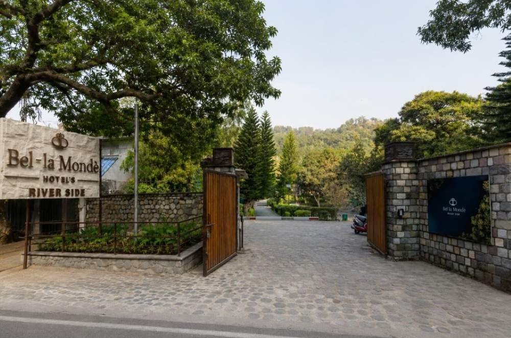 Bel-la-Monde-Riverside-Resort-Jim-Corbett-entery-gate