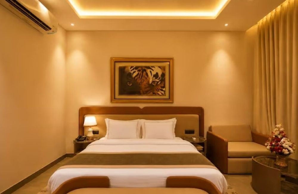 Bel-la-Monde-Riverside-Resort-Jim-Corbett-execuive-rooms-bedroom