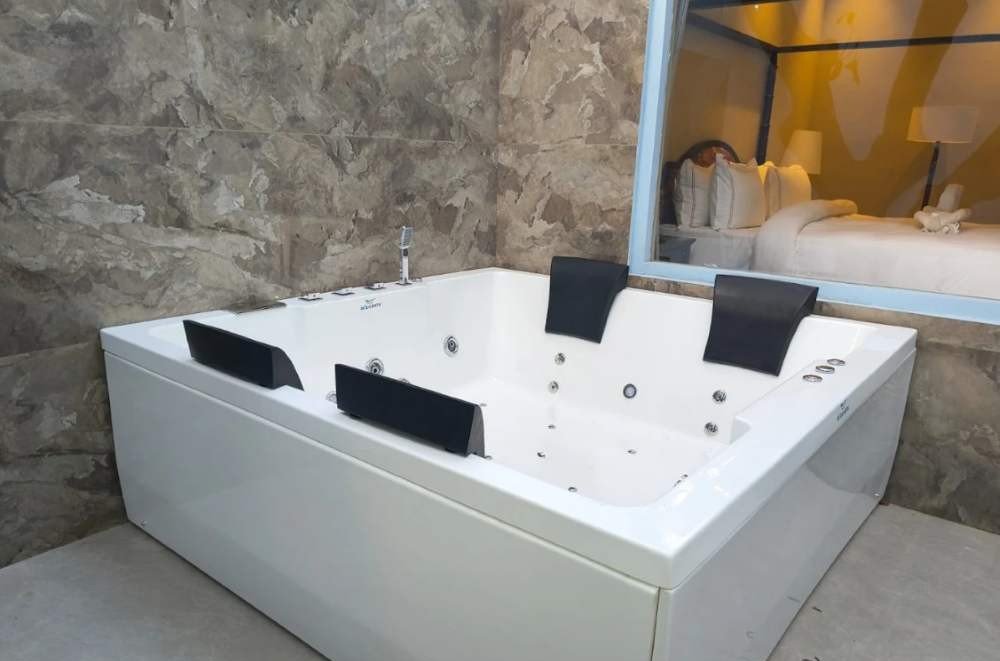 Bel-la-Monde-Riverside-Resort-Jim-Corbett-mango-suite-jacuzzi-rooms