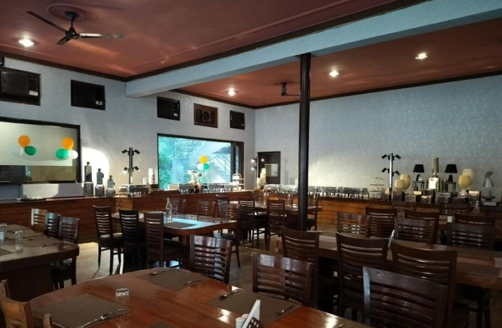 Bel-la-Monde-Riverside-Resort-Jim-Corbett-restuarant-full-view