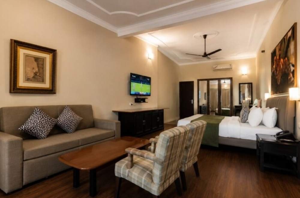 Bel-la-Monde-Riverside-Resort-Jim-Corbett-riverside-tiger-den-room2