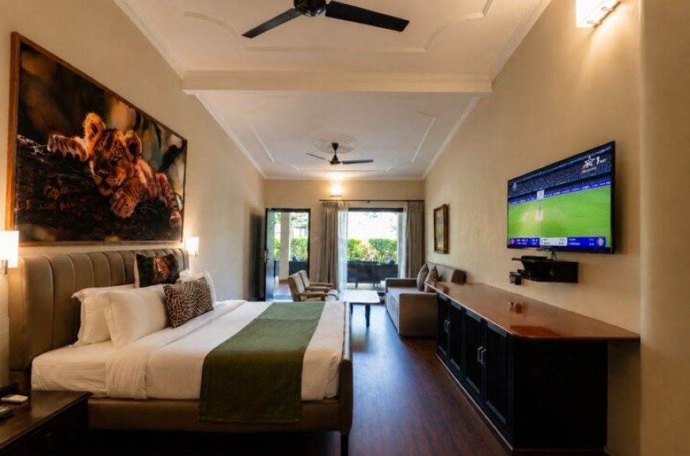 Bel-la-Monde-Riverside-Resort-Jim-Corbett-tiger-suite-bedroom