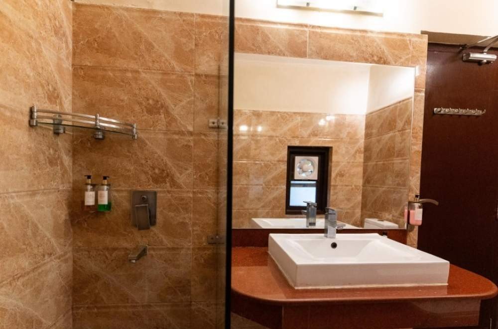 Bel-la-Monde-Riverside-Resort-Jim-Corbett-washroom