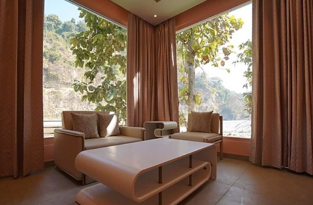Bel-la-Monde-Riverside-Resort-Jim-mango-suite-sitting-area